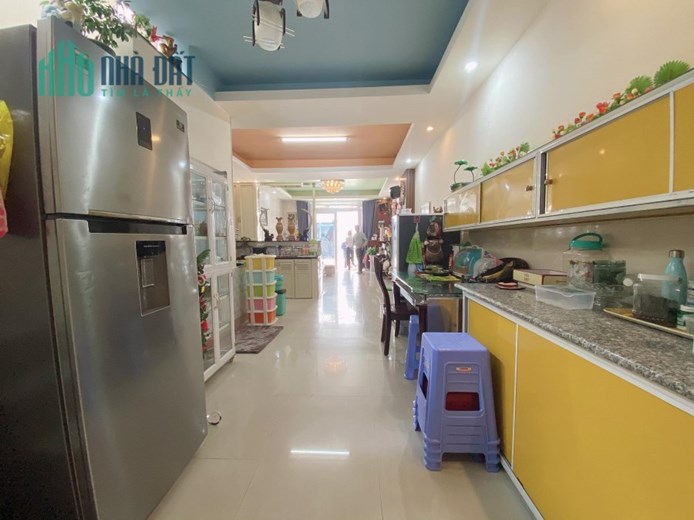 ( Đại Hạ Giá ) Bán gấp nhà đẹp thích hợp ở liền đường Cổ Loa, Đà Lạt giá 6.7 tỷ còn 5.6 tỷ