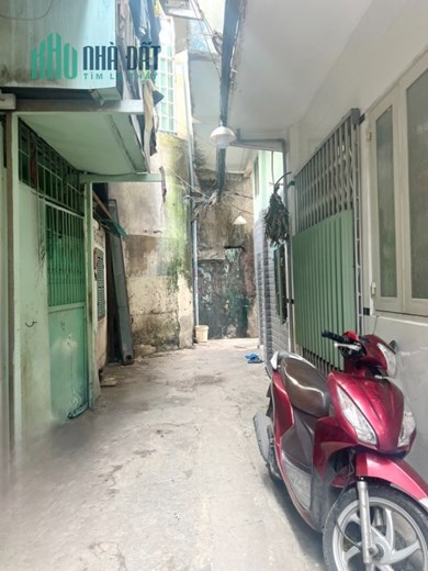 Nhà mới 3 tầng hẻm Trần Hưng Đạo Phường 2 Quận 5 - Giá : 2.68 Tỷ