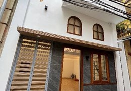 BÁN ĐẤT TẶNG NHÀ TRUNG TÂM -  HỌC VIỆN TÀI CHÍNH:  36M2 , 2 TẦNG : MẶT TIỀN 3.7M
