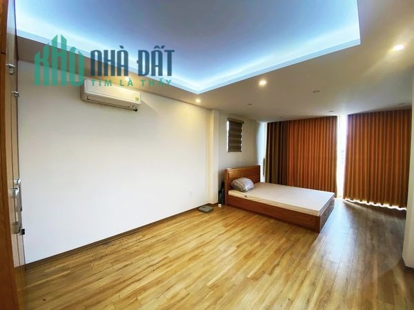 Bán gấp 7 tầng thang máy mặt phố Tôn Đức Thắng tại ngã 7 Ô Chợ Dừa 110m2 giá rẻ 29 tỷ