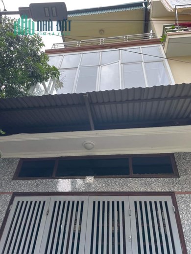 Nhà dân xây Kẻ Vẽ, Đông Ngạc gần Ủy Ban Phường, trường Tiểu Học.