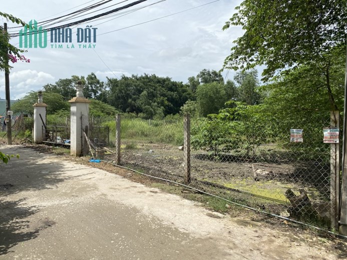 Bán đất 10x30m  Khu Chợ Đệm, Phường Tân Tạo, Quận Bình Tân giá 22 tỷ .