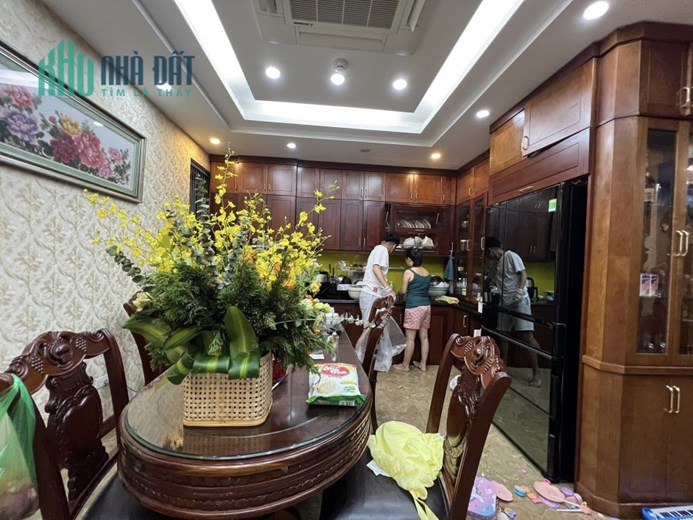 Bán gấp 8 tầng thang máy MP Nguyễn Lương Bằng -Đống Đa, 112m2 giá rẻ 28 tỷ