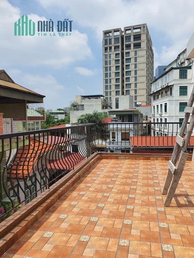 ĐỘI CẤN- LIỄU GIAI - LÔ GÓC - VUÔNG NỞ HẬU - 2 MẶT TIỀN - 6 TẦNG THANG MÁY NHẬP KHẨU XỊN - Ô TÔ VÀO