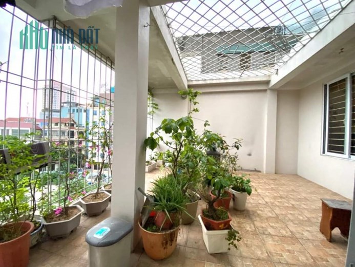 siêu rẻ ! nhà hoàng quốc việt phân lô ngõ thông ôtô  nhỉnh 13tỷ 58m 5T