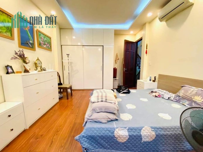 siêu rẻ ! nhà hoàng quốc việt phân lô ngõ thông ôtô  nhỉnh 13tỷ 58m 5T