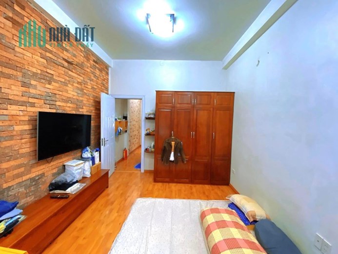 Nhà Trần Quốc Hoàn 47m 5 tầng ngõ thông ô tô đỗ cửa, 2 mặt thoáng an sinh đỉnh, kinh doanh vip chỉ