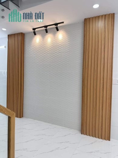 NGAY CV ĐƯỜNG 29&24 KHU TÊN LỬA,NHÀ NHỎ ĐẸP VÀO Ở NGAY, ĐỪNG 4M Ô TÔ SÁT CỬA.