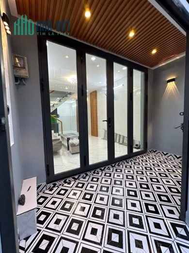 NGAY CV ĐƯỜNG 29&24 KHU TÊN LỬA,NHÀ NHỎ ĐẸP VÀO Ở NGAY, ĐỪNG 4M Ô TÔ SÁT CỬA.