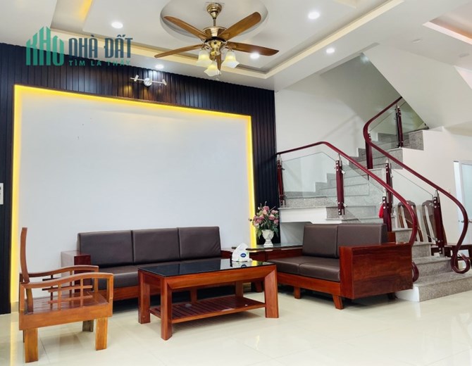 Bán nhà Ngô Gia Tự, 48m 3 tầng ngõ nông GIÁ 2.65 tỉ gần Chợ Cát Bi