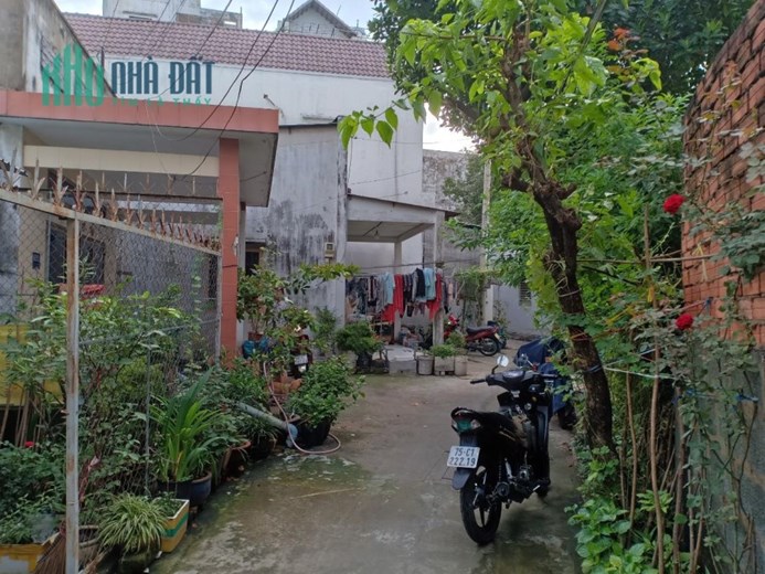 Bán nhà HBG, đường Kha Vạn Cân, 100m2, giá chỉ hơn 3 tỷ.
