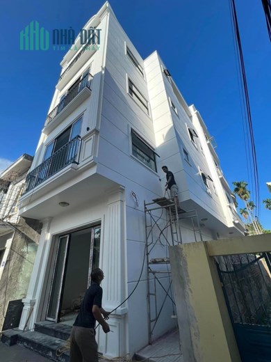 Bán nhà phố Văn Cao, 91m 4 tầng độc lập 8 phòng ngủ khép kín GIÁ 6.1 tỉ