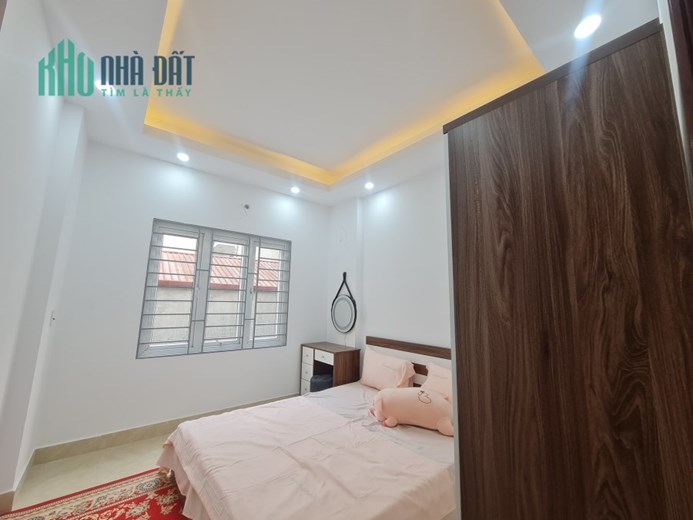 Bán nhà tặng nội thất, yên tĩnh thoáng mát, ngõ nông bán nhà Đông Tác