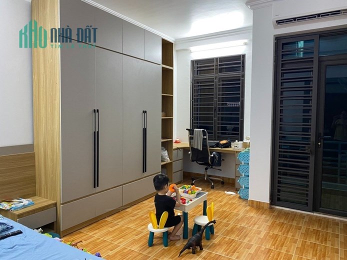 Bán nhà phố An Đà, diện tích 81m 4 tầng sân cổng, ô.tô tận cửa GIÁ 5.2 tỉ