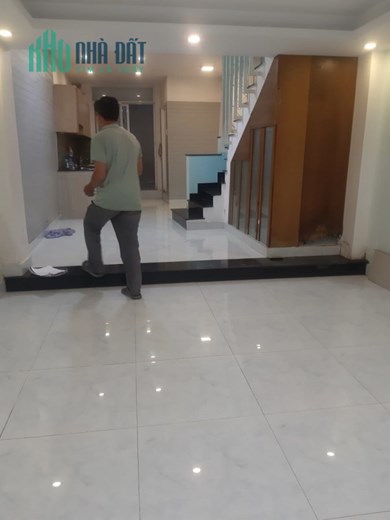 CHỈ 5.7 TỶ. BÌNH THẠNH - NHÀ CŨ TIỆN XÂY MỚI. 50M2 - CÁCH MT NGUYỄN CỬU VÂN 50M- MÀ CHỈ NHỈNH