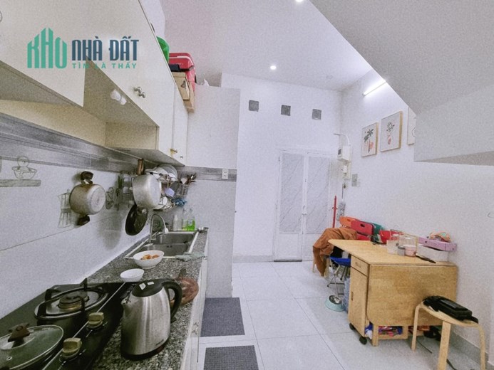 NHÀ 2 MẶT TIỀN HẺM – 2 BAN CÔNG THOÁNG MÁT TRƯỚC SAU - NHỈNH 3 TỶ - KHÔNG LỘ GIỚI- CÔNG NHẬN ĐỦ.