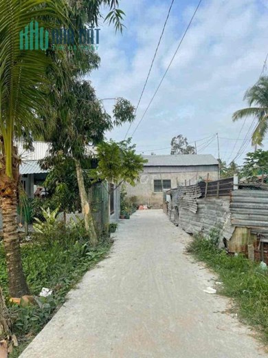 Đất nhánh Nguyễn Văn Nhị phường Vĩnh Lợi thông ra Lê Minh Xuân Diện