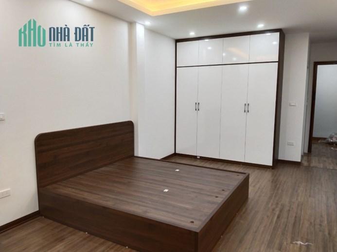 Do nhu cầu không sử dụng tôi muốn cho thuê nhà nguyên căn ngõ 322, ngách 158 Nhân Mỹ - Mỹ Đình. Nhà