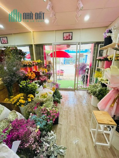 Mình cần #cho_thuê hoặc sang lại mặt bằng trống tại 735 CMT8, Chánh Nghĩa, Thủ Dầu Một