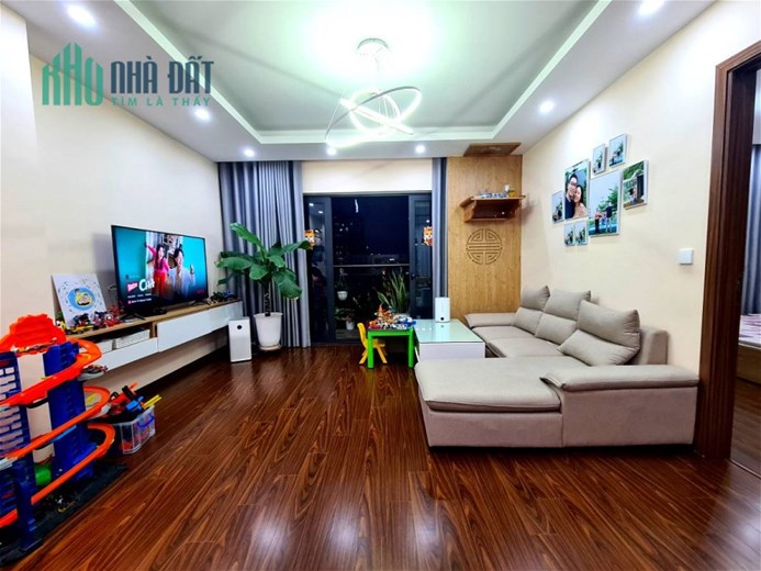 HIẾM CÓ KHÓ TÌM CÓ 102 PHÂN LÔ 3 Ô TÔ TRÁNH - KINH DOANH VỈA HÈ, GẦN TIME CITY