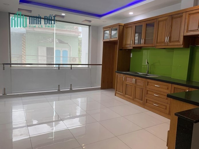 VỊ TRÍ ĐẸP ĐƯỜNG SỐ 10 , HẺM XE HƠI - 5 TẦNG - 40M2 - NHỈNH 5 TỶ
