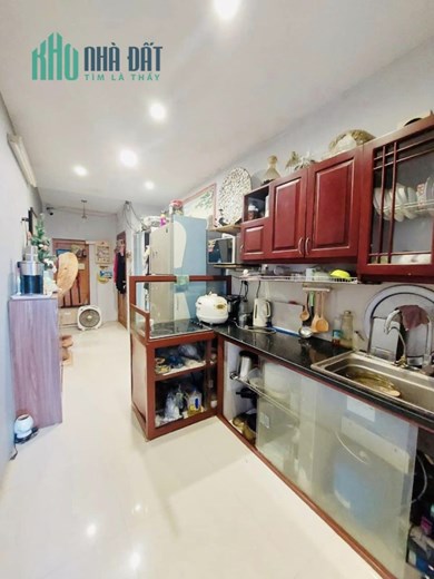 Tập thể BV Hữu Nghị Việt Xô  80m, ô tô đỗ, rất thoáng, sổ đỏ riêng.

 Tập thể BV Hữu Nghị Việt Xô