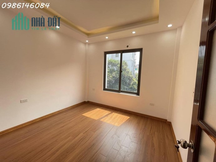BÁN NHÀ QUAN NHÂN, Ô TÔ NHỎ ĐỖ GẦN CỬA NHÀ, NỘI THẤT ĐẦY ĐỦ ĐẾN Ở NGAY. GIÁ CHỈ HƠN 4 TỶ.