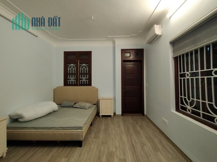 Bán nhà đẹp Ngọc Lâm ,Long Biên 5 tầng ,64m2  ,Mt 4.4m ,gara oto giá nhỉnh 8 tỷ