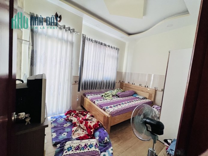 Bán nhà đẹp hxh khu Bàu Cát Tân Bình, 3 Tầng btct, sát mặt tiền nhỉnh 6 tỷ xíu còn tl tốt
