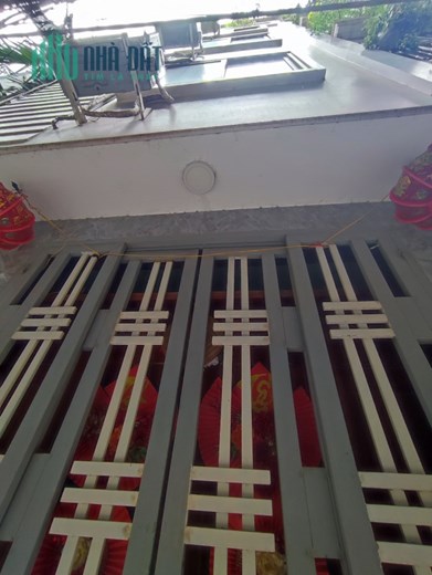 XUÂN LA: Bán nhà 36.5m x 5 tầng, 3 P. Ngủ, ngõ nông, rộng. Giá: 3,2 tỷ