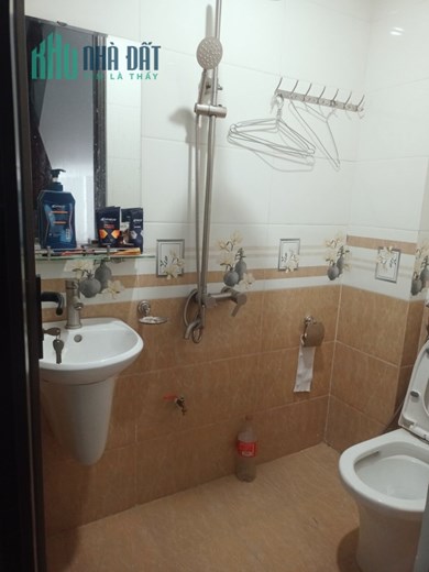 Bán nhà đường Đức Thượng, Hoài Đức, 42m2, giá 2 tỷ, tam8st