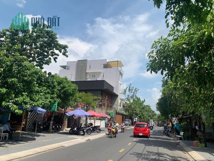 Nhà mặt tiền lớn, đường số 51 Tân Quy, trung tâm Quận 7, lộ trước nhà 7m ô tô vào nhà 5.5x15m, 7 tỷ