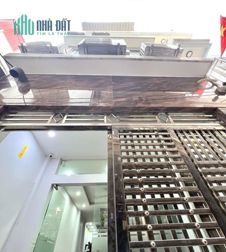 TRUNG TÂM CẦU GIẤY - NHÀ ĐẸP 2 THOÁNG – GẦN PHỐ - NHIỀU TIỆN ÍCH – 43M2, 5.5 TỶ