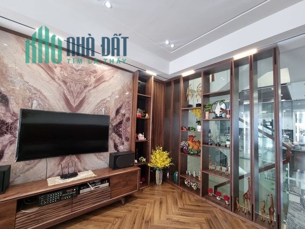 BÁN NHÀ NGUYỄN VĂN HUYÊN CẦU GIẤY, ÔTÔ SÁT CỬA, GẦN CÔNG VIÊN, NỞ HẬU, 50MX5T NHỈNH 6TỶ