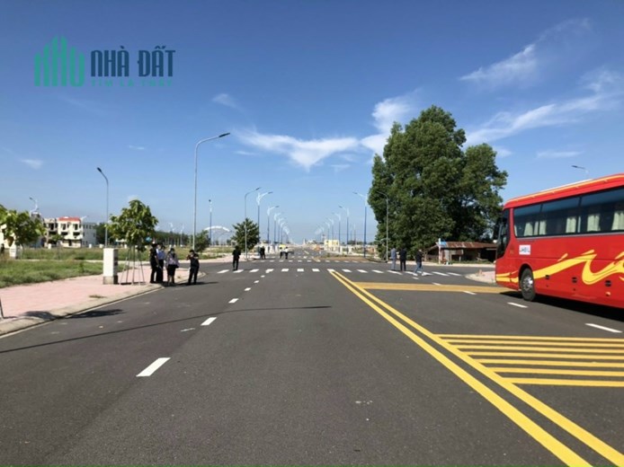 bán gấp lô đất đối diện trung tâm hành chính huyện bàu bàng ,đối diện trường cấp 2 lai uyên