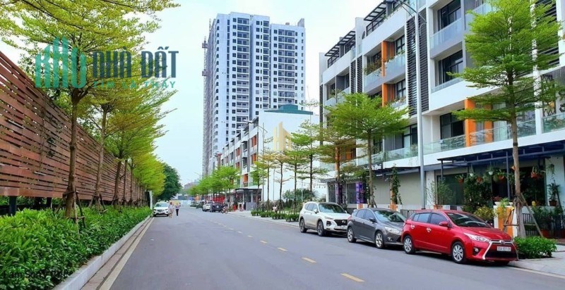 Bán NHANH & GẤP! Nhà phố Đức Giang, view trường, kinh doanh, 82m2 x1T, MT 4.5m, giá 9 tỷ