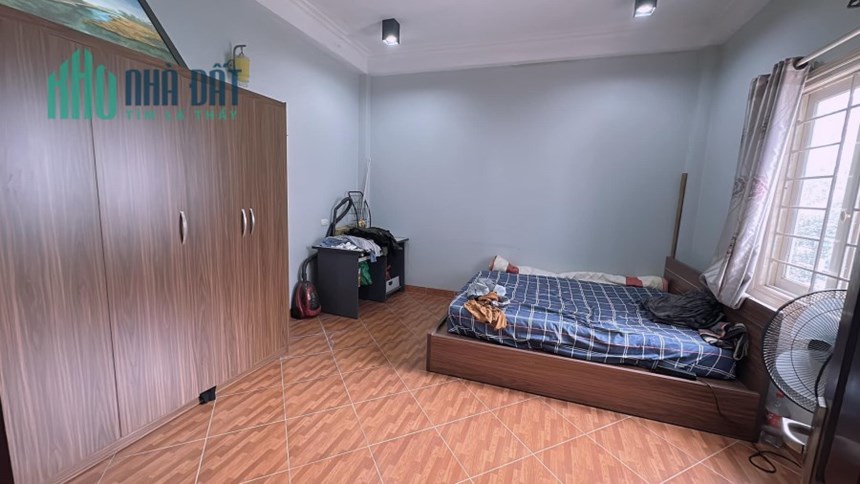 Bán nhà Lô Góc Bồ Đề gần BV Tâm Anh 50 m2, ngõ Oto thông 2 đầu, giá RẺ bất ngờ, có thương lượng.