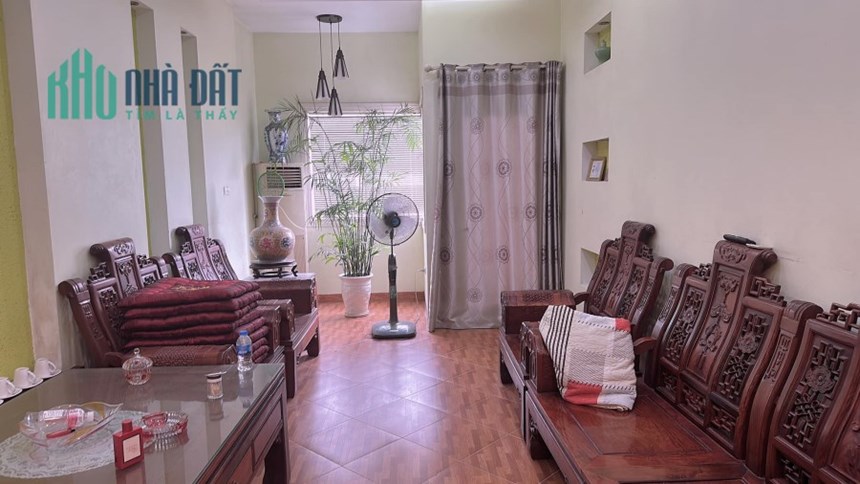 Bán nhà Lô Góc Bồ Đề gần BV Tâm Anh 50 m2, ngõ Oto thông 2 đầu, giá RẺ bất ngờ, có thương lượng.