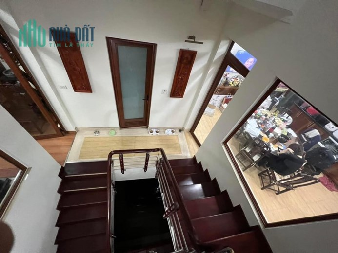 PHÂN LÔ NGUYỄN VĂN HUYÊN CẦU GIẤY ĐƯỜNG 8M HÈ 2M GARA VĂN PHÒNG 85M MT 5.8M 21.5 TỶ