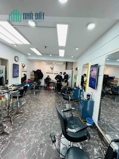 Bán nhà Lô Góc Nguyễn Văn Cừ gần BV Tâm Anh 53 m2,  Oto vào nhà, nhỉnh 5 tỷ.