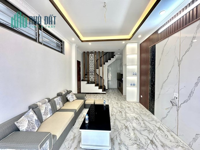 BÁN NHÀ NGÕ 29 GIÁP BÁT , 5M Ô TÔ , LÔ GÓC, MỚI , FULL NỘI THẤT, 36/40M2*5T*MT5* 5.7 TỶ.