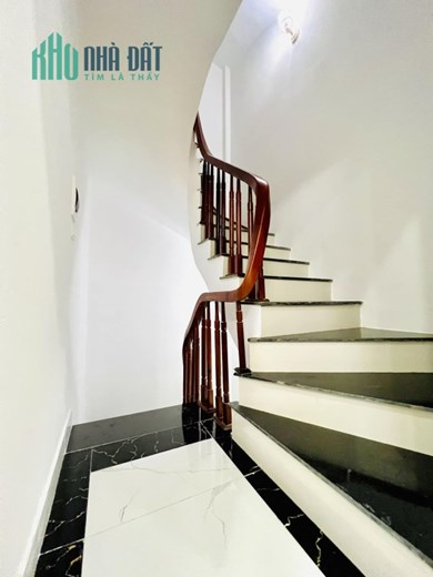 BÁN NHÀ NGÕ 29 GIÁP BÁT , 5M Ô TÔ , LÔ GÓC, MỚI , FULL NỘI THẤT, 36/40M2*5T*MT5* 5.7 TỶ.