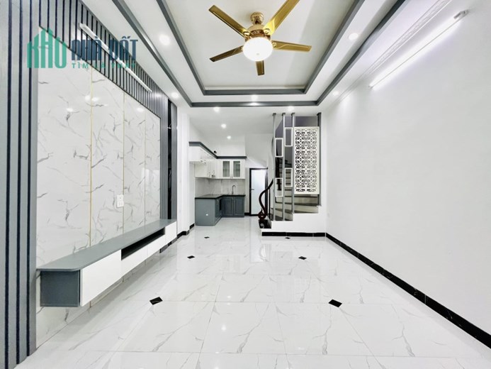 BÁN NHÀ GẦN GIẢI PHÓNG , 5M Ô TÔ , LÔ GÓC, MỚI , FULL NỘI THẤT, 33/38M2*5T*MT5M* 5 TỶ.
