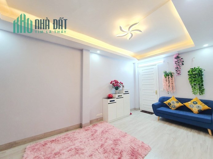 Bán gấp Căn hộ Chung cư Hào Nam, Đống Đa 50m2 2 ngủ, thang máy, sổ hồng 1.45 tỷ