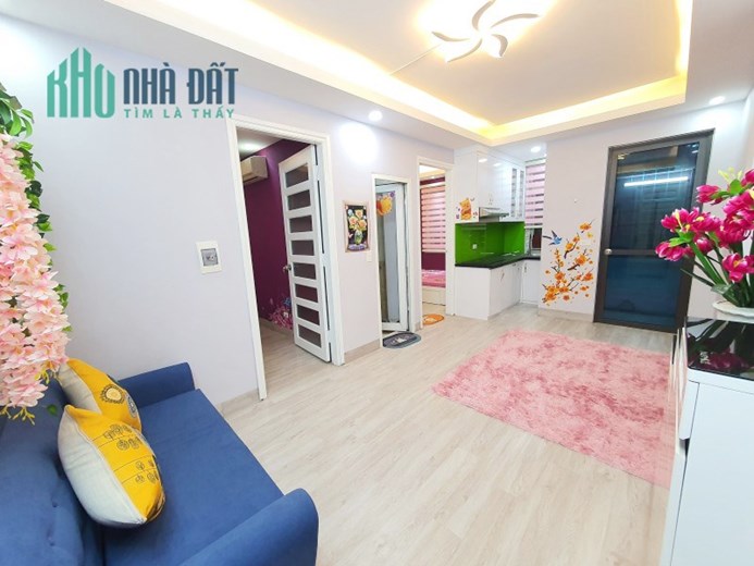 Bán gấp Căn hộ Chung cư Hào Nam, Đống Đa 50m2 2 ngủ, thang máy, sổ hồng 1.45 tỷ