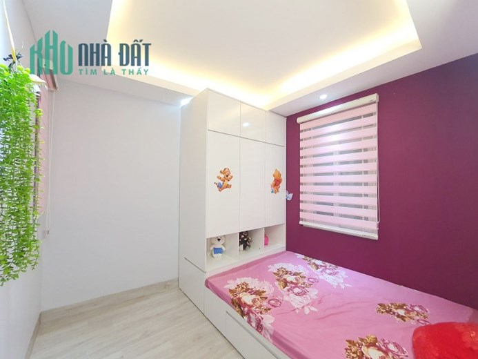 Bán gấp Căn hộ Chung cư Hào Nam, Đống Đa 50m2 2 ngủ, thang máy, sổ hồng 1.45 tỷ