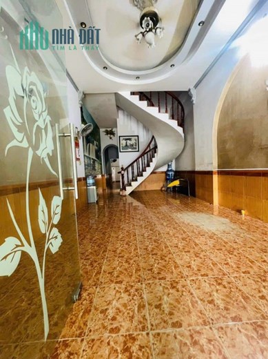 CẦN NHƯỢNG LẠI MẶT BẰNG NGUYÊN CĂN 3 PHÒNG NGỦ MẶT TIỀN CHỢ PHẠM VĂN BẠCH