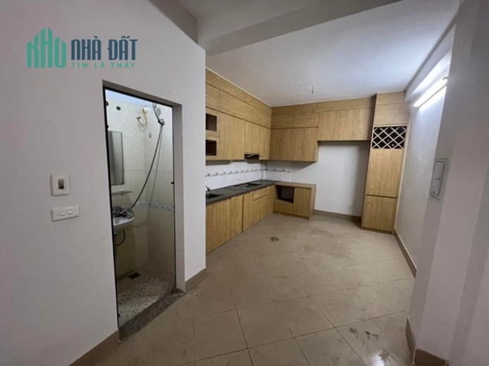 BÁN NHÀ KIM GIANG, Ô TÔ ĐỖ CỬA, SỔ ĐẸP, 4 PHÒNG NGỦ Ở NGAY, 38M2*5T*4.5 TỶ.
