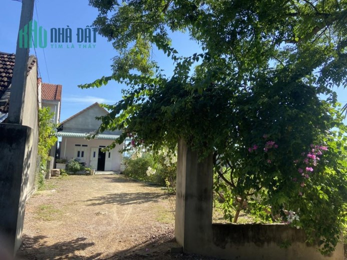 NHÀ ĐẤT ĐẸP-GIÁ TỐT-CHÍNH CHỦ CẦN BÁN ĐẤT ĐÃ CÓ SẴN NHÀ SIÊU ĐẸP gần Khu Công Nghiệp Nhơn Hoà