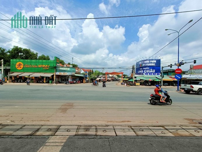 CẦN TIỀN XÂY NHÀ BÁN 2 LÔ ĐẤT LIỀN KỀ CHỢ KHU DÂN CƯ GIÁ 900TR/NỀN
